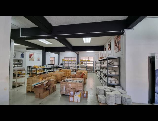 288M² MINI FACTORY TO LET IN SALT RIVER